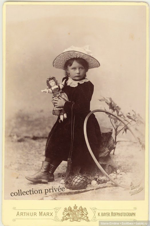 Дети с игрушками и без — Всё об антикварных куклах: история