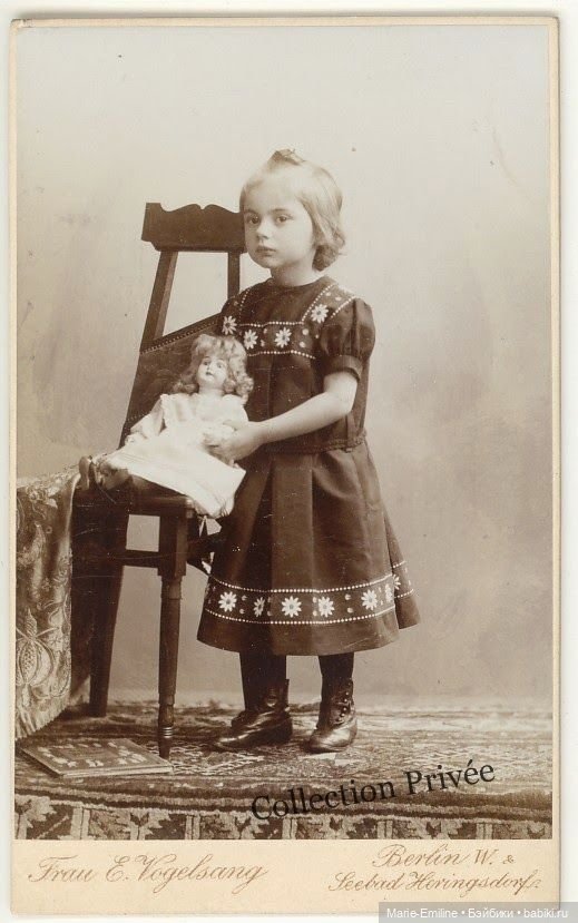 Дети с игрушками и без. Старинные фотографии