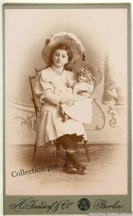 Дети с игрушками и без. Старинные фотографии