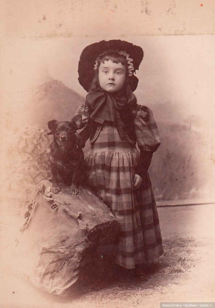 Дети с игрушками и без. Старинные фотографии