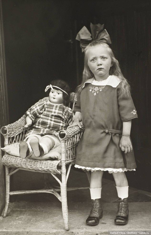 Дети с игрушками и без. Старинные фотографии