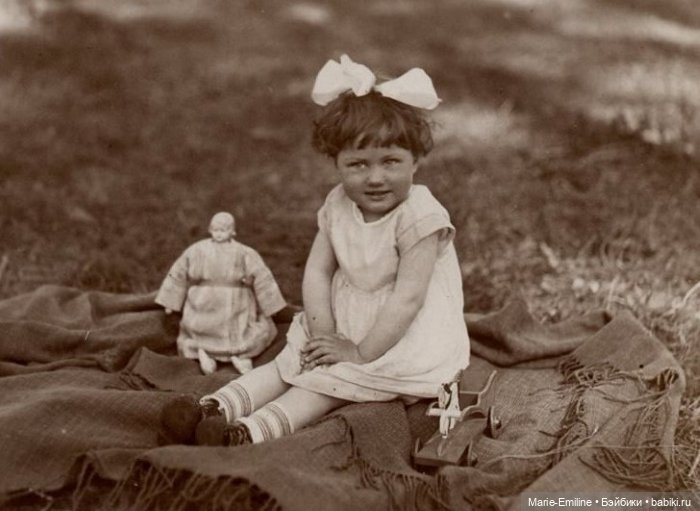 Дети с игрушками и без. Старинные фотографии (фото 10)