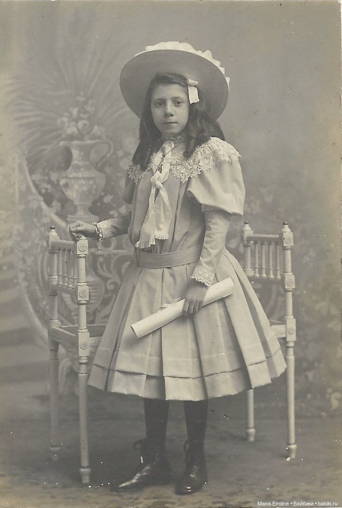 Дети с игрушками и без. Старинные фотографии