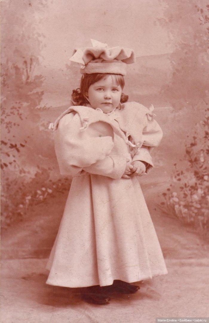 Дети с игрушками и без. Старинные фотографии