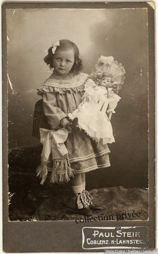 Дети с игрушками и без — Всё об антикварных куклах: история