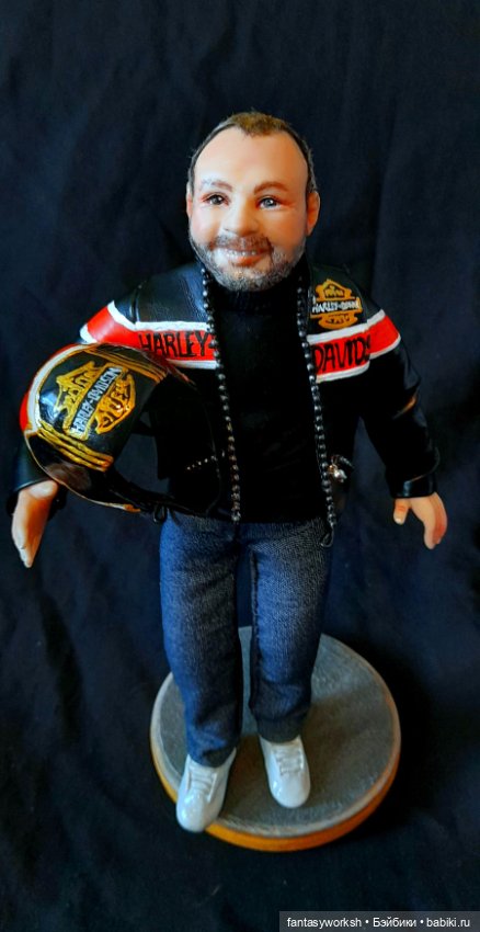 "Верхом на Харлее" авторская портретная кукла Натальи Игнатьевой