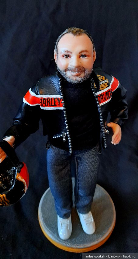 "Верхом на Харлее" авторская портретная кукла Натальи Игнатьевой (фото 10)