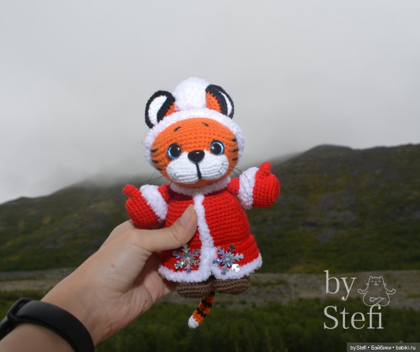 А вот и дедуля к Снегурке связался. Символ 2022 (фото 10)