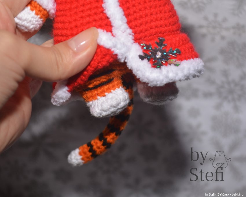 А вот и дедуля к Снегурке связался. Символ 2022 (фото 7)