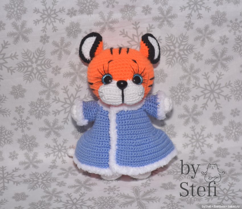 Добавила я шубку Снегурочке (фото 9)