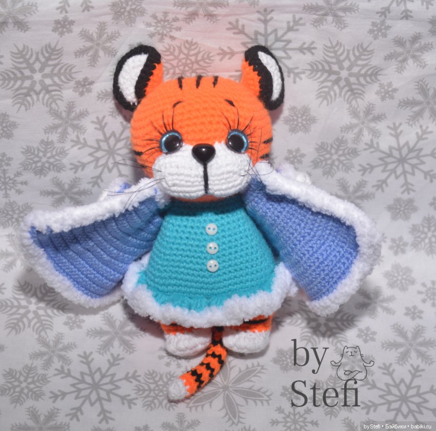 Добавила я шубку Снегурочке (фото 5)