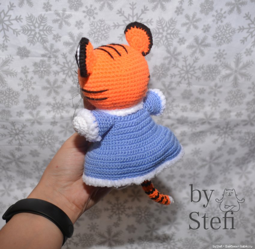 Добавила я шубку Снегурочке (фото 4)