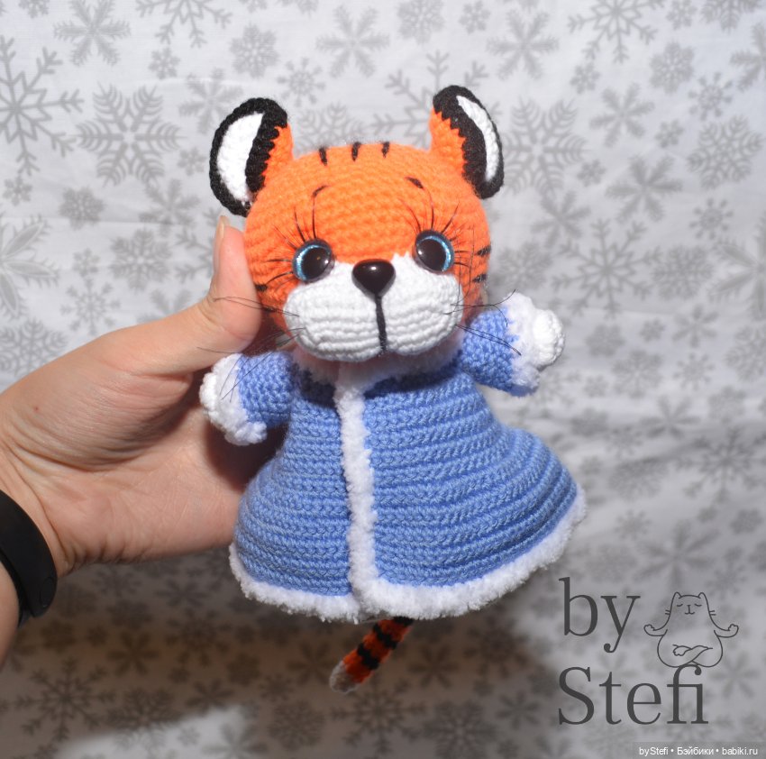 Добавила я шубку Снегурочке (фото 2)