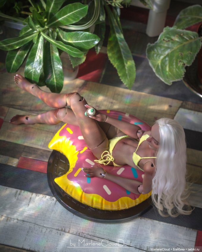 Девочки с росписью — Face