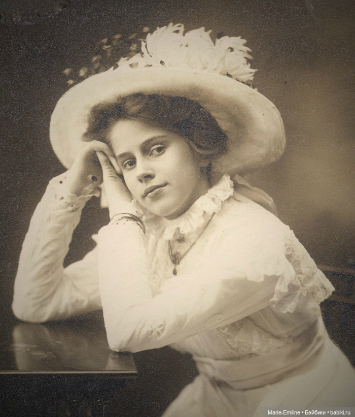 Молодые леди из прошлого — Всё об антикварных куклах: история