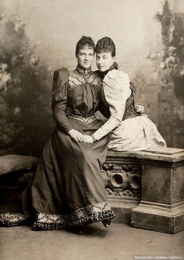 Молодые леди из прошлого — Всё об антикварных куклах: история