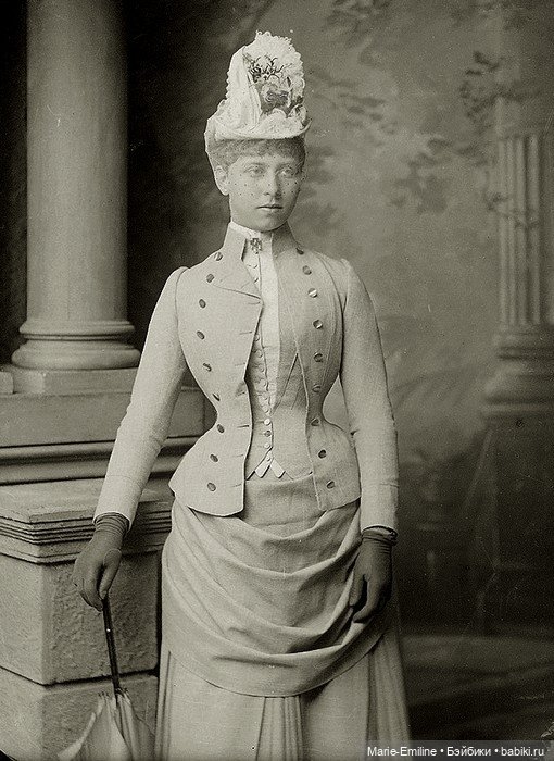 Молодые леди из прошлого — Всё об антикварных куклах: история