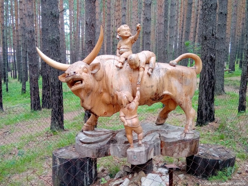 Лукоморье - парк деревянных скульптур