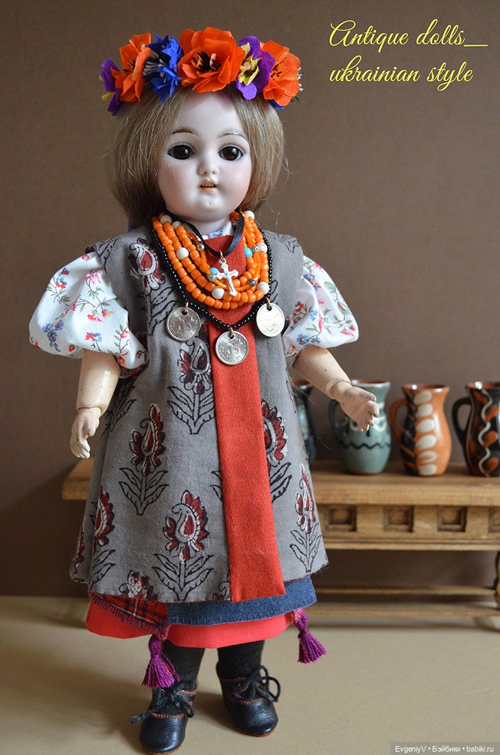 Маленькая Симон & Хальбиг примеряет украинский наряд (фото 7)