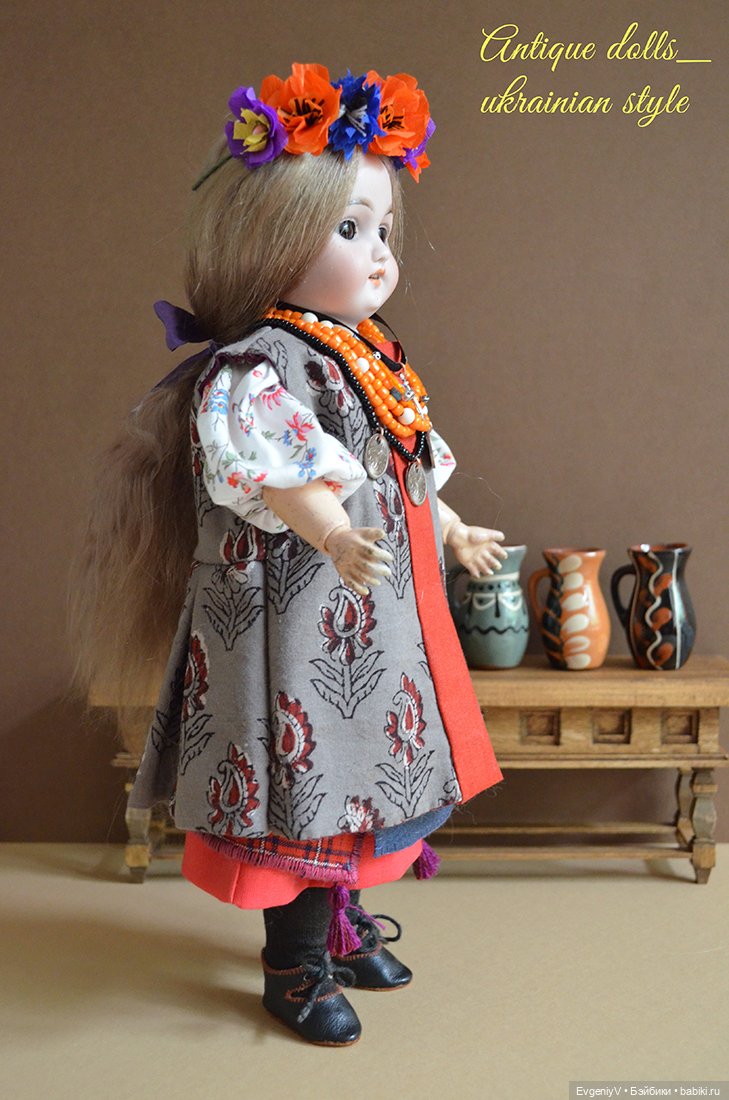 Маленькая Симон & Хальбиг примеряет украинский наряд (фото 5)