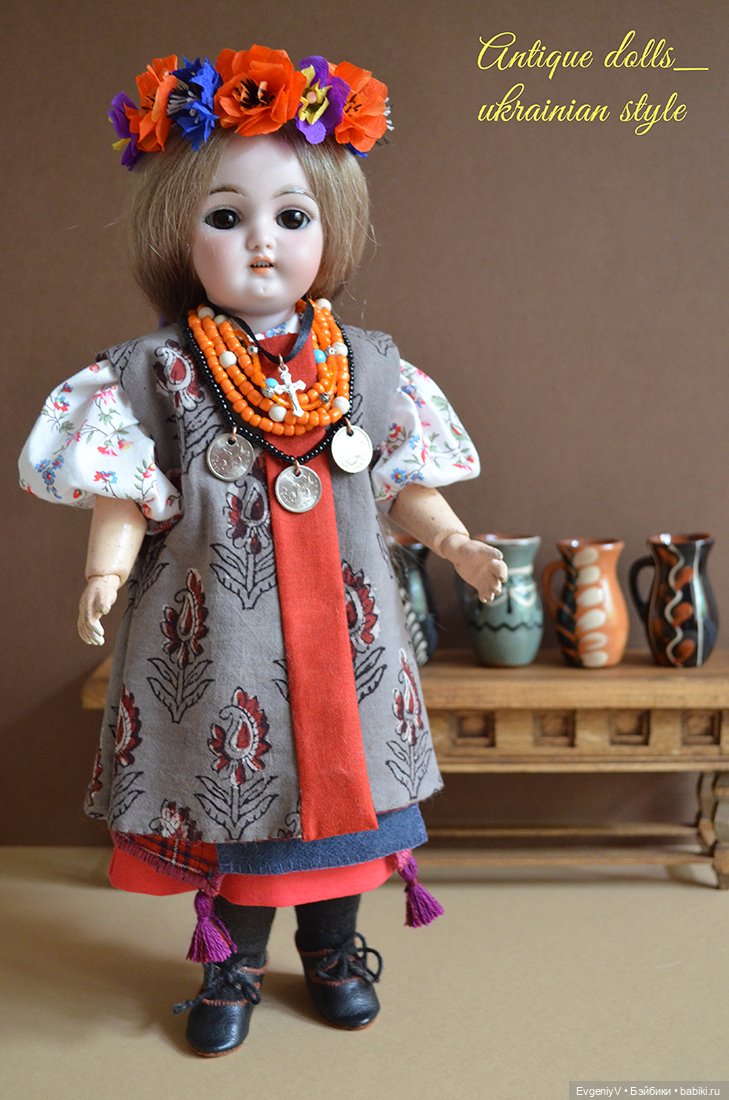 Маленькая Симон & Хальбиг примеряет украинский наряд (фото 9)