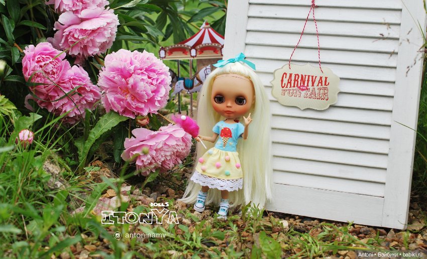 Летняя ярмарка, прогулка с куклой Blythe (фото 3)