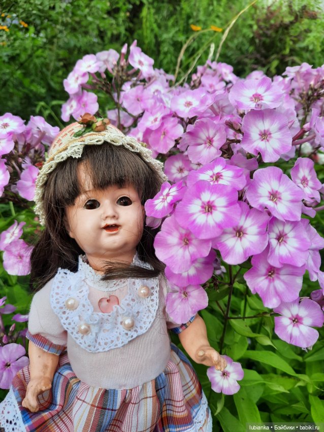 Куклы разные нужны... и цветы тоже (фото 7)