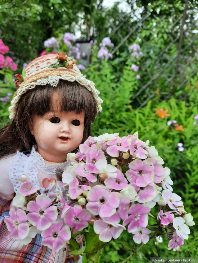 Куклы разные нужны... и цветы тоже (фото 10)