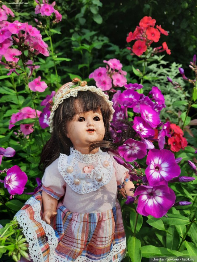 Куклы разные нужны... и цветы тоже (фото 5)
