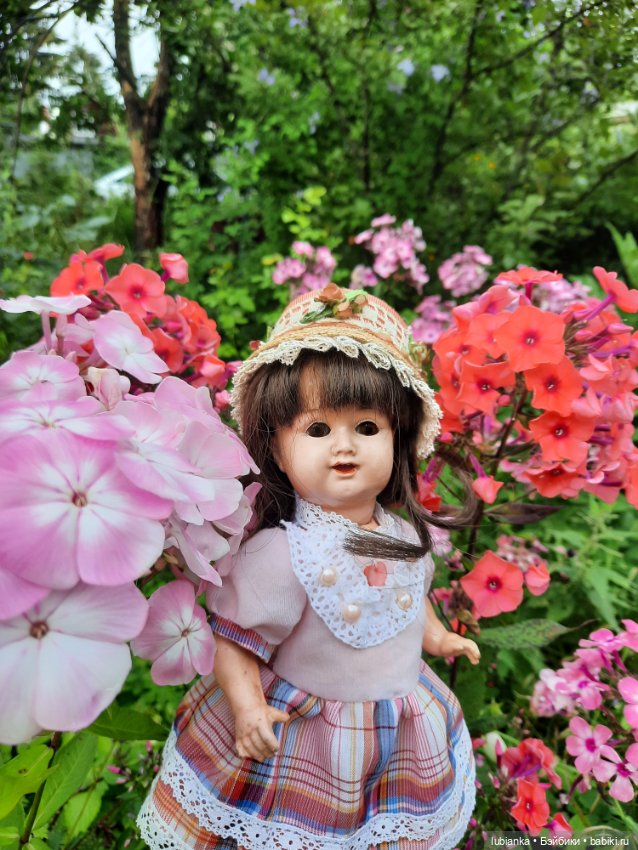 Куклы разные нужны... и цветы тоже (фото 2)