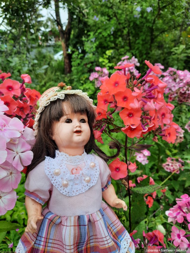 Куклы разные нужны... и цветы тоже (фото 3)