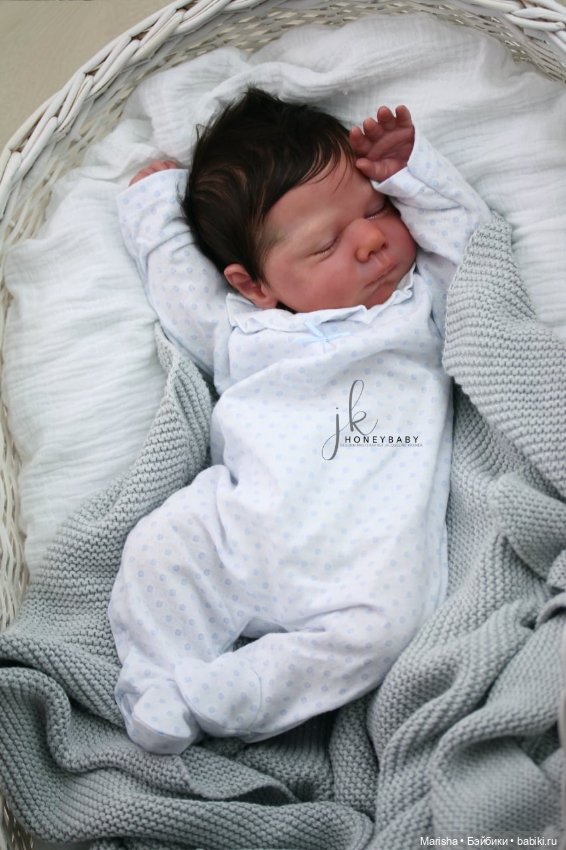 Marley скульптора Cassie Ann, автор прототипа Jacqueline Kramer