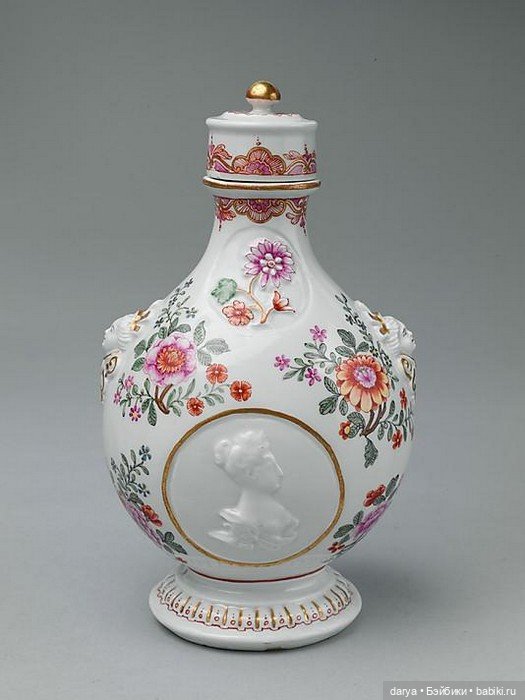 Антикварные флаконы для духов