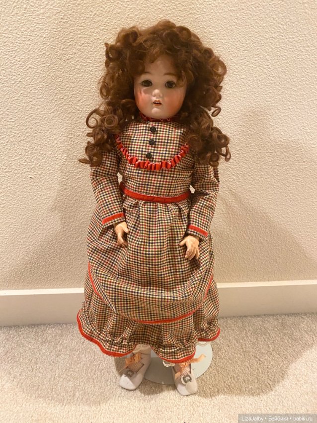 Новое платье для антикварки