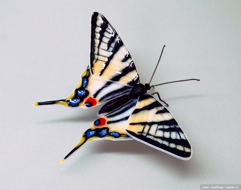 Стеклянные бабочки и цветы Laura Hart ☝️