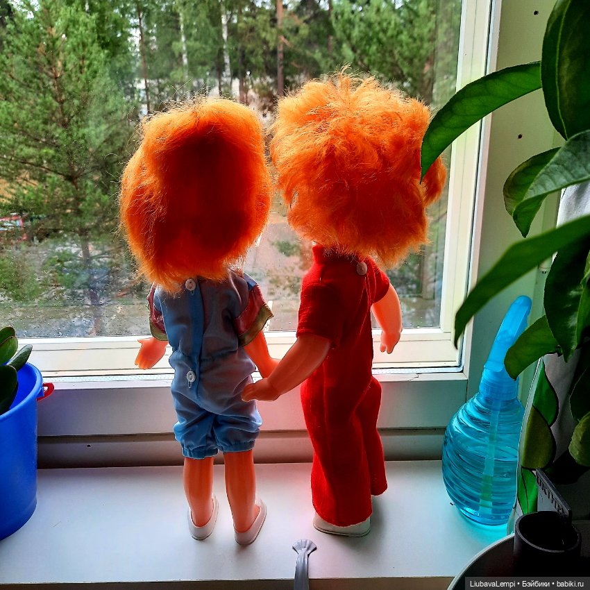 Дождливая погода - дело такое. Кто грустит, а кто и