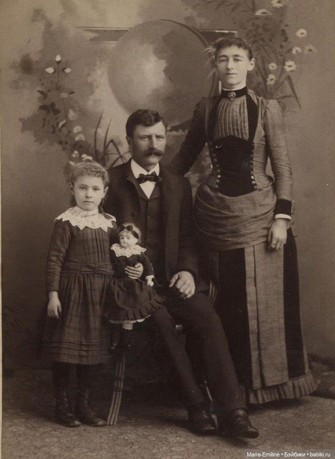 Старинные семейные фотографии