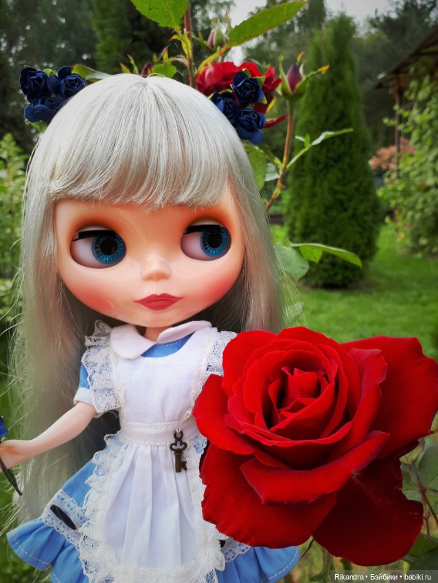 Blythe которая гуляет сама по себе