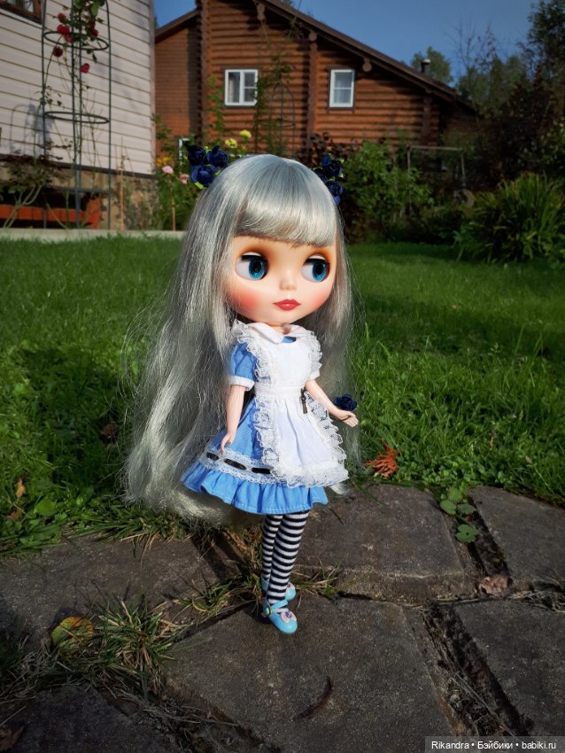 Blythe которая гуляет сама по себе