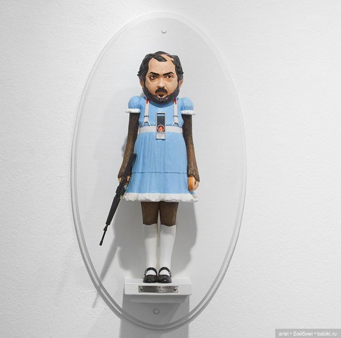 Режиссеры известных фильмов в скульптурах Майка Ливита (фото 8)