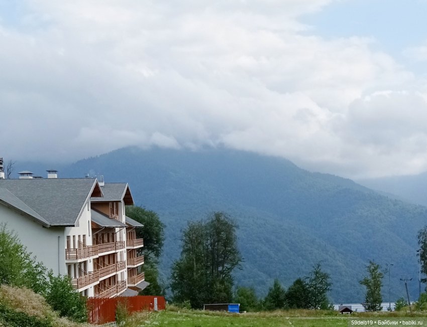 Роза Хутор. Каринка и цветы (фото 3)