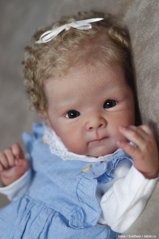 Bettie скульптора Adrie Stoete, автор прототипа Cheza Baby Nursery