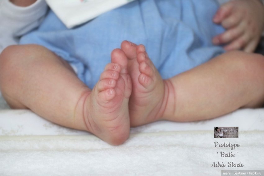 Bettie скульптора Adrie Stoete, автор прототипа Cheza Baby Nursery