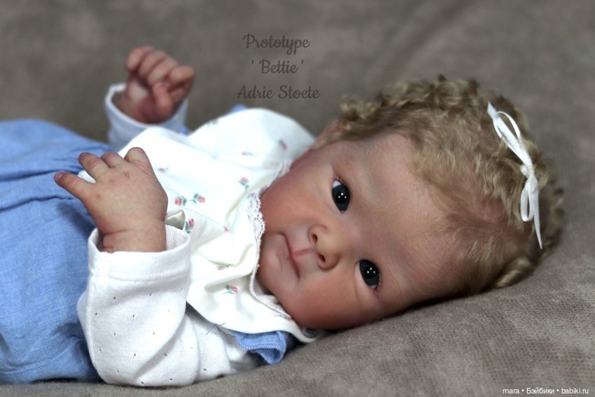 Bettie скульптора Adrie Stoete, автор прототипа Cheza Baby Nursery