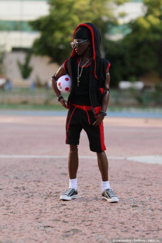 Джем на стадионе — Куклы Barbie (Барби): Looks (фото 2)