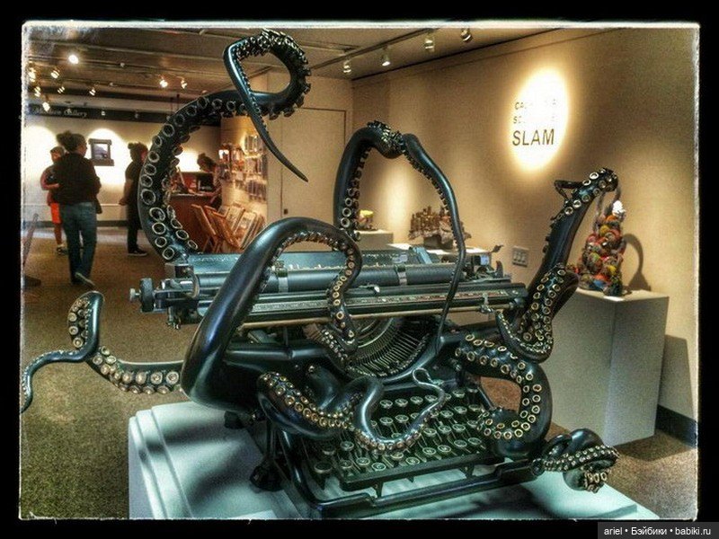 Печатная машинка-осьминог: скульптура Courtney Brown (фото 5)