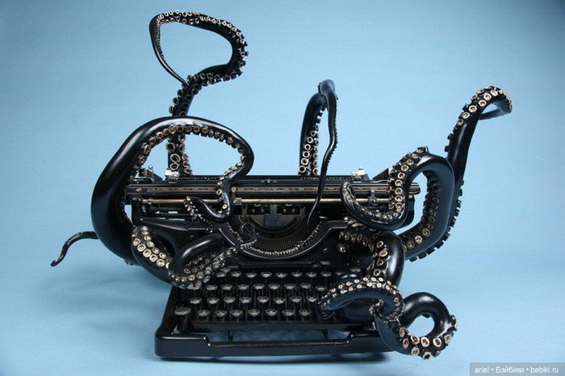 Печатная машинка-осьминог: скульптура Courtney Brown