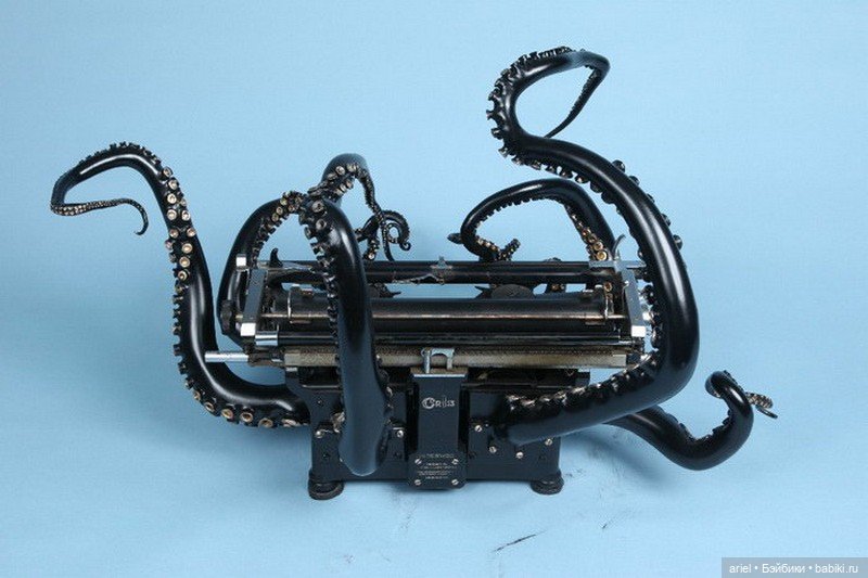 Печатная машинка-осьминог: скульптура Courtney Brown (фото 3)