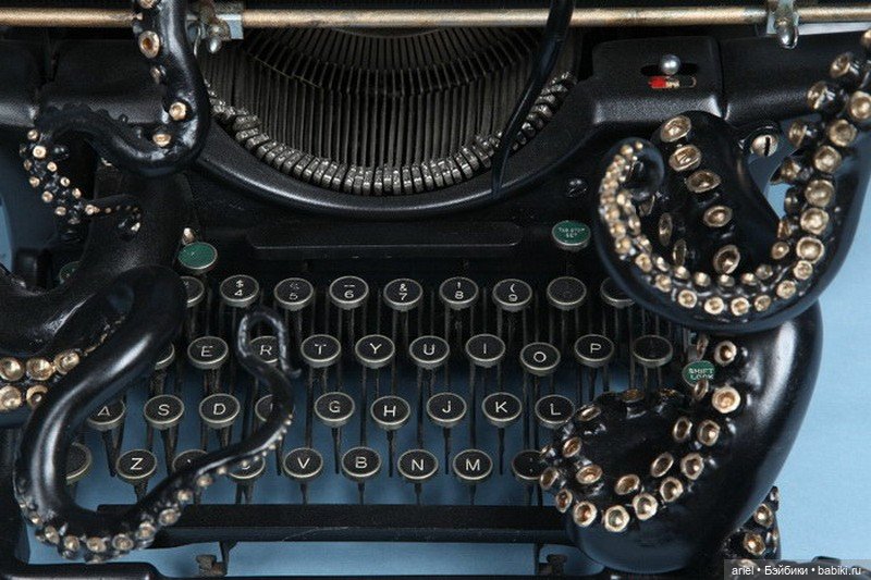 Печатная машинка-осьминог: скульптура Courtney Brown (фото 4)