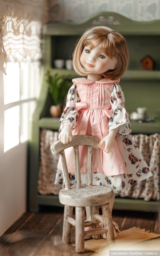 Ребекка в своей комнатке — Куклы Ruby Red (Руби Ред) Fashion Friends: Siblies (фото 5)